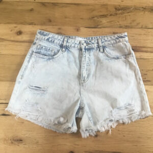 Like New Vervet Los Angeles Light wash shorts Jean factory distressed L large